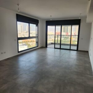 דירת 4 חדרים + מרפסת שמש, פארק הים, בת ים